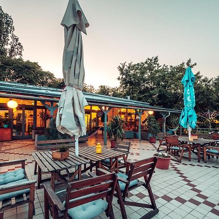 Island Hostel Budapest (Adults Only) Ngoại thất bức ảnh The restaurant