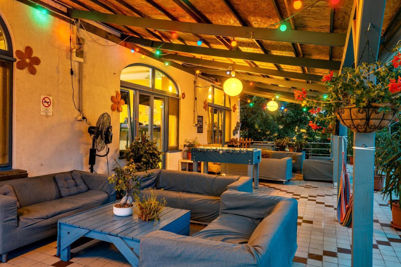 Island Hostel Budapest (Adults Only) Ngoại thất bức ảnh The terrace of the restaurant