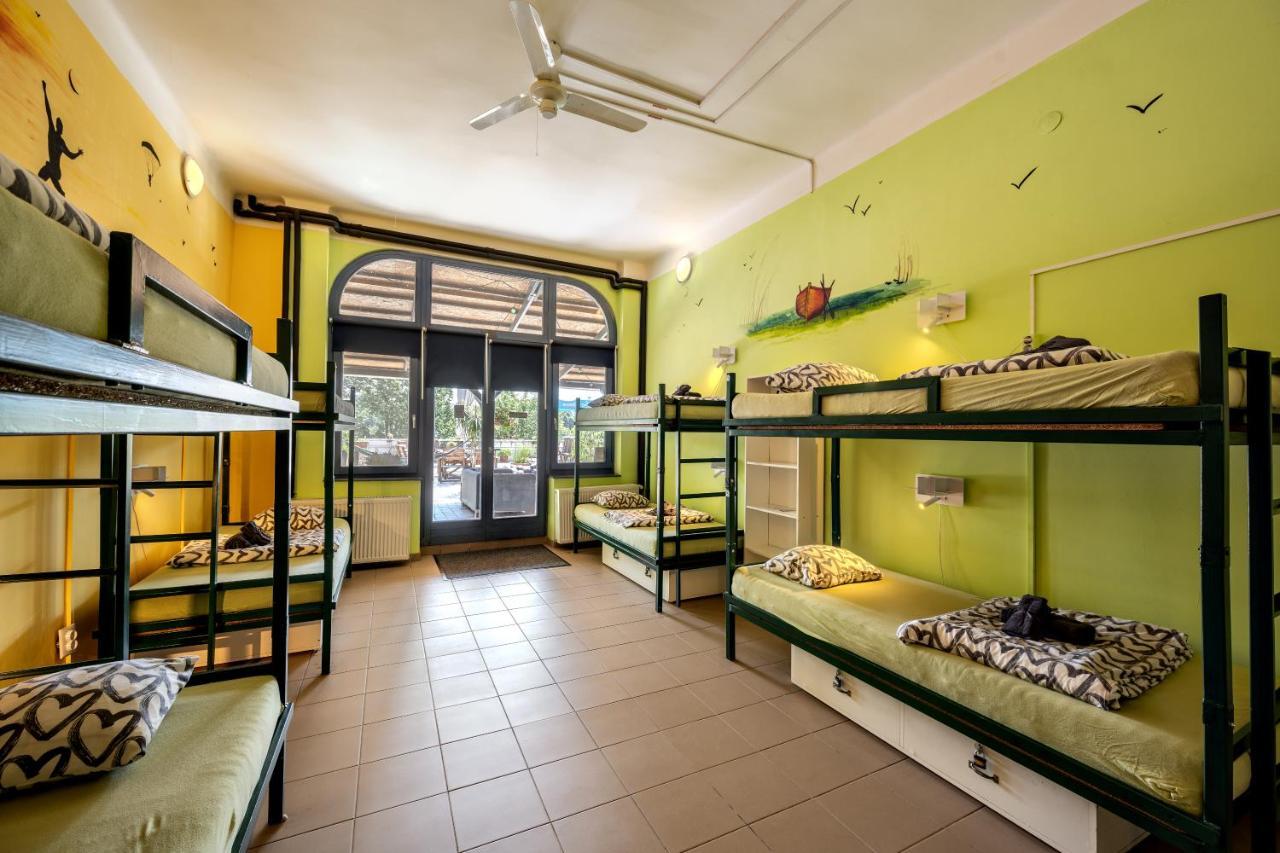 Island Hostel Budapest (Adults Only) Ngoại thất bức ảnh Hostel in Rome, Italy