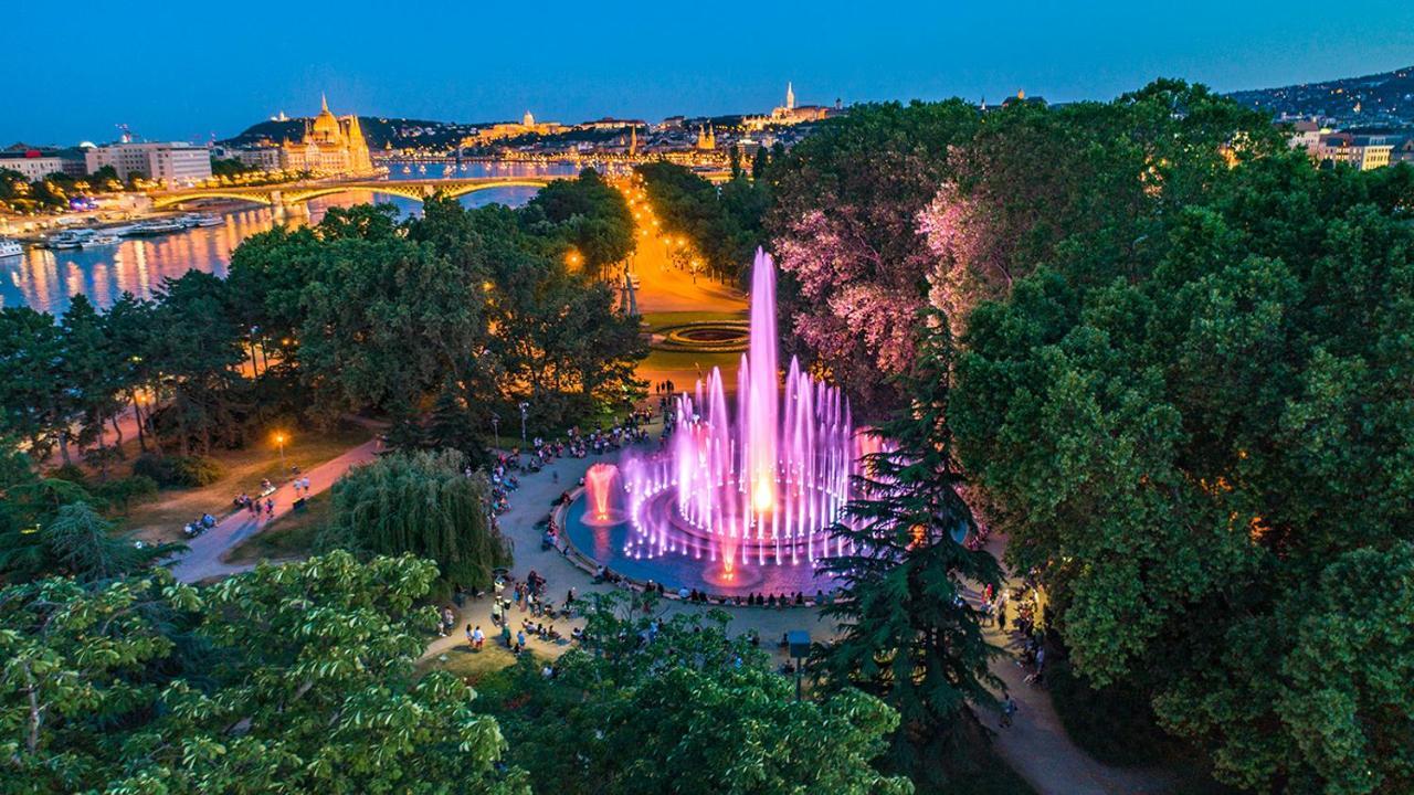 Island Hostel Budapest (Adults Only) Ngoại thất bức ảnh The Danube Park
