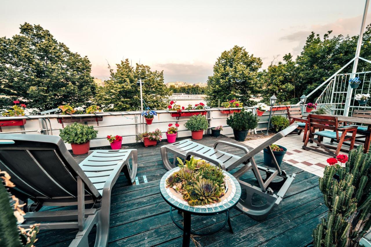 Island Hostel Budapest (Adults Only) Ngoại thất bức ảnh Rooftop garden